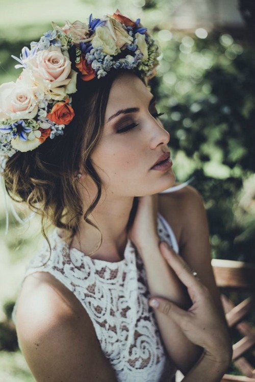 7 Floral Crown Bridal Hairstyle Ideas