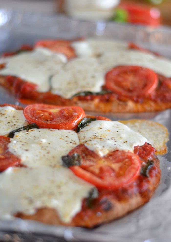 Mozzarella & Tomato Pizza
