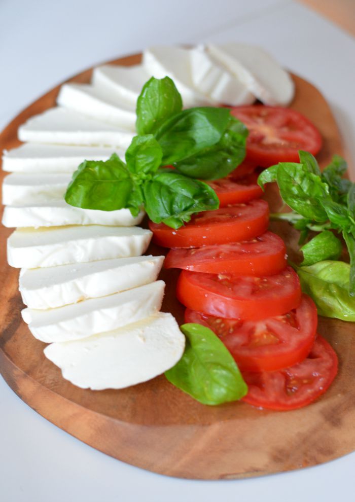 Mozzarella Basil & Tomato Pizza