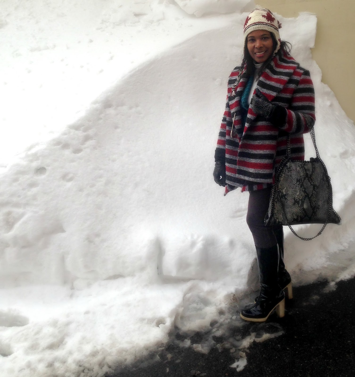 Stella-Mc-Cartney-Tote-Bag-At-Snowmageddon-2016-Snow-Boots