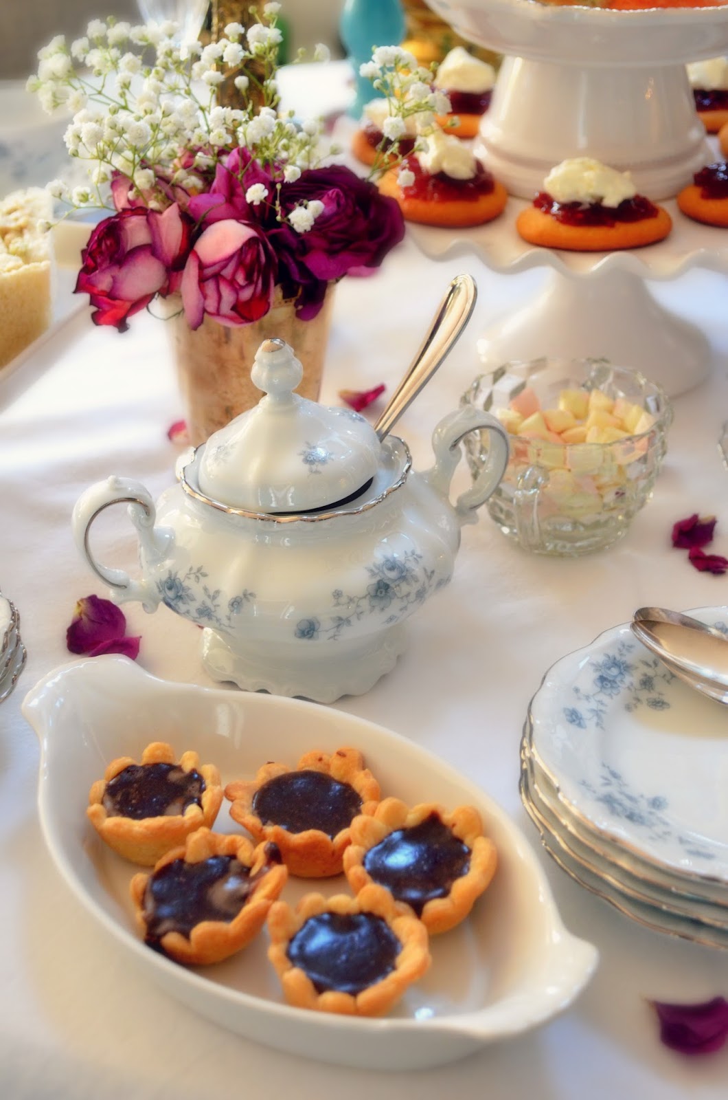 3 Simple How-To Tips for Hosting An Afternoon High Tea with Veuve Clicquot Champagne