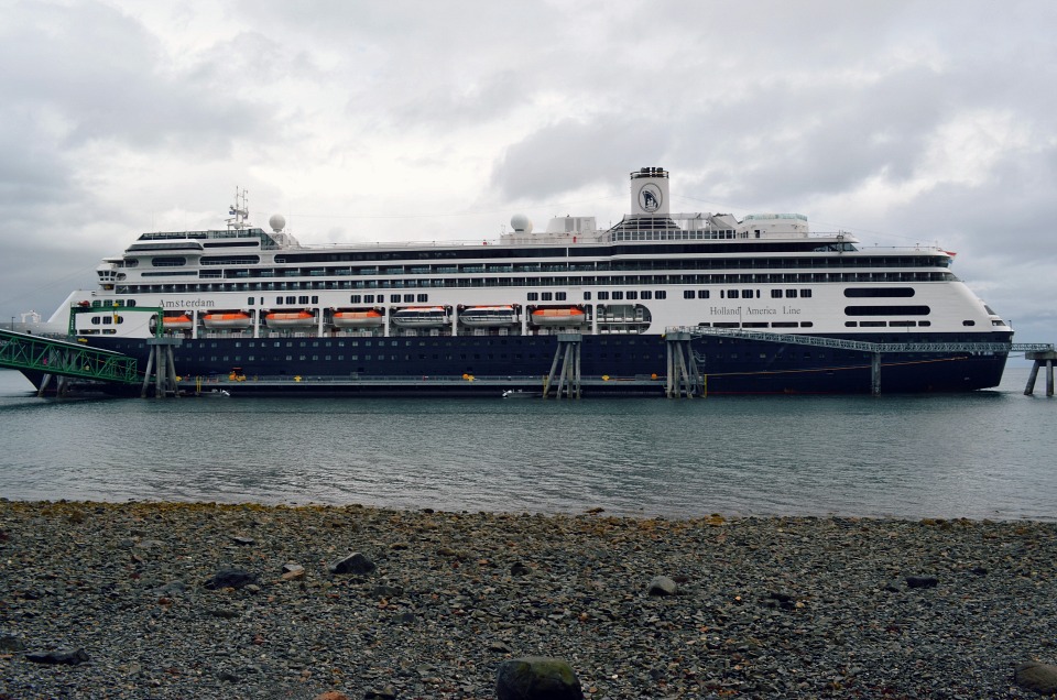 Alaska Cruise_with_Holland America Line_ms_Amsterdam_Icy Strait Port